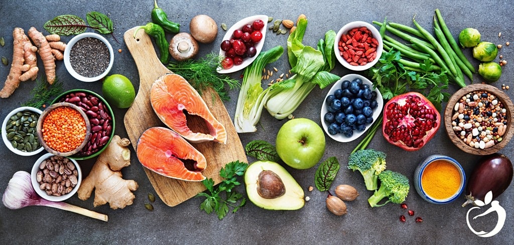 24 Essential Nutrients and Their Food Sources